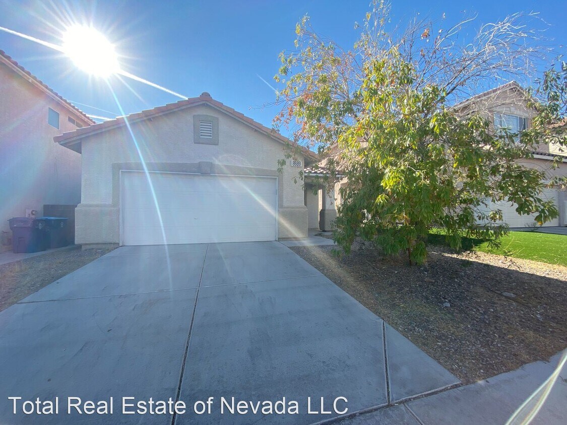 Primary Photo - 3 br, 2 bath House - 8889 Kingswood Dr