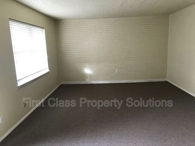 Building Photo - 1731 NW 32nd St