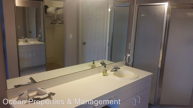 Building Photo - 402 Bouchelle Dr