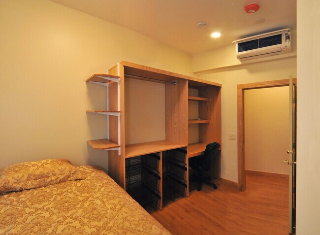 Foto del edificio - 140 College Ave