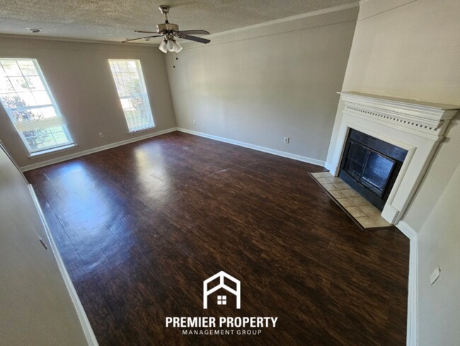 Foto del edificio - 6681 Red Birch Dr