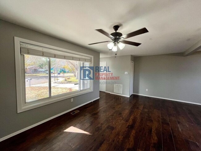 Building Photo - 416 Pecos Dr