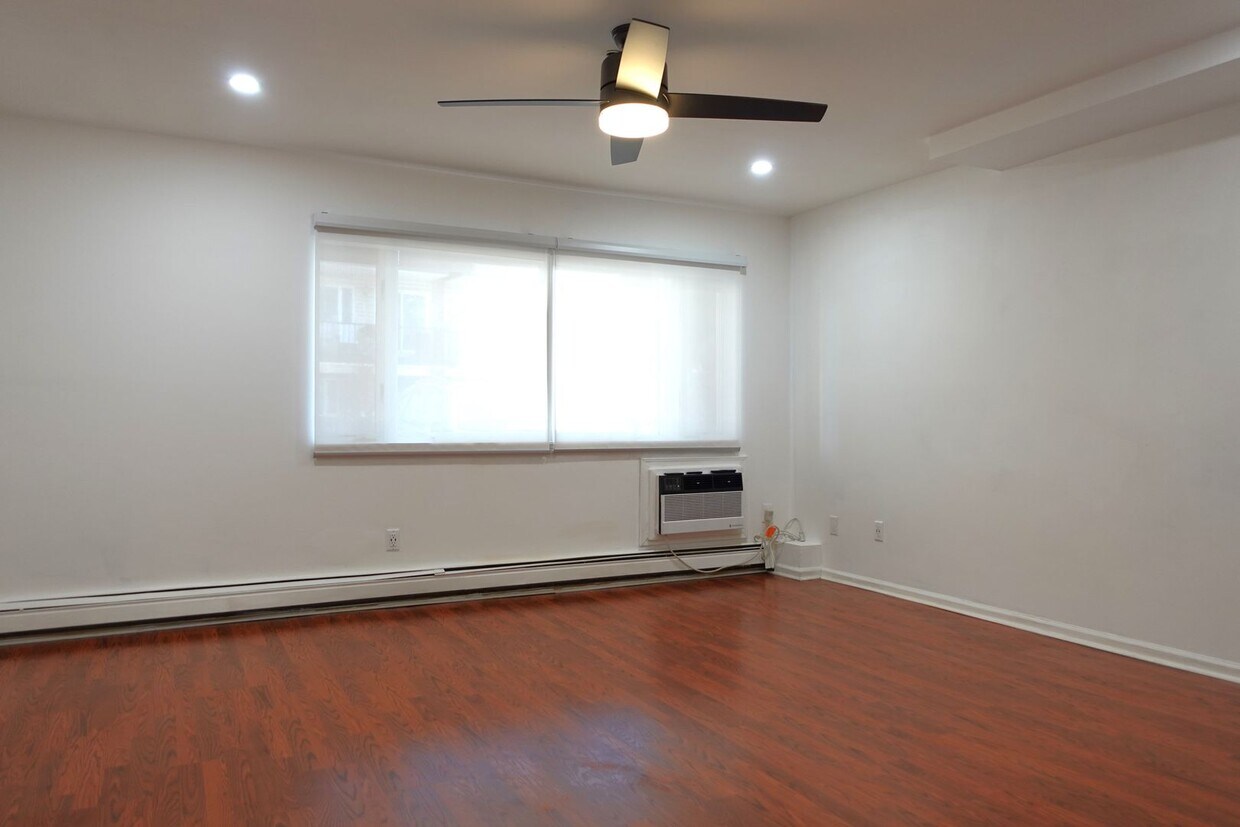 Primary Photo - Ground Floor 1 Bed / 1 Bath