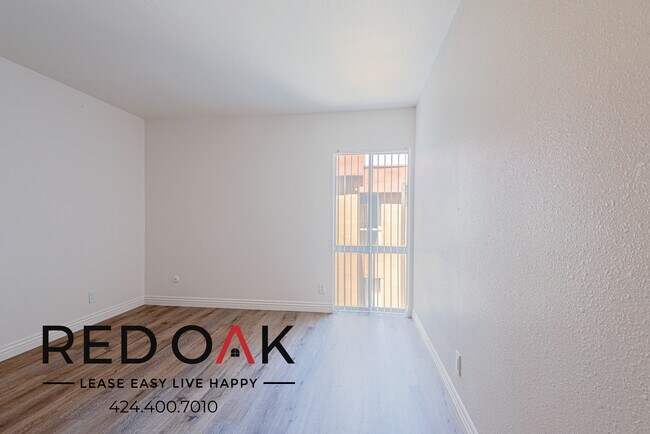 Foto del edificio - 17830 Sherman Way