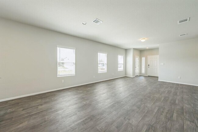 Foto del edificio - 107 Honeybee Ln