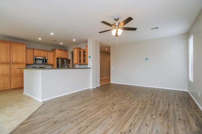 Building Photo - 29743 N Little Leaf Dr