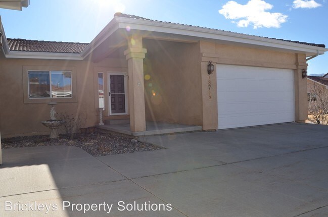 Building Photo - 13712 Paradise Villas Grv