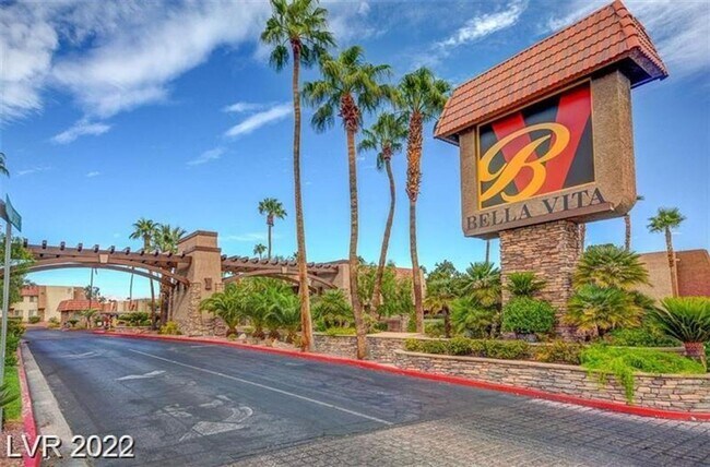 Building Photo - NICE 2 BEDROOM UNIT IN A GUARD-GATED COMMU...