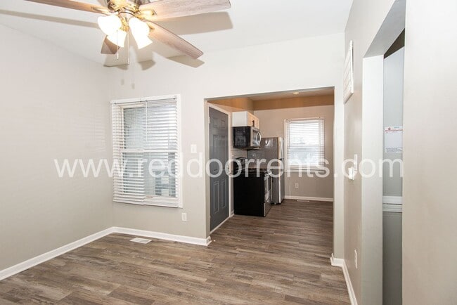 Foto del edificio - 1329 E Market St