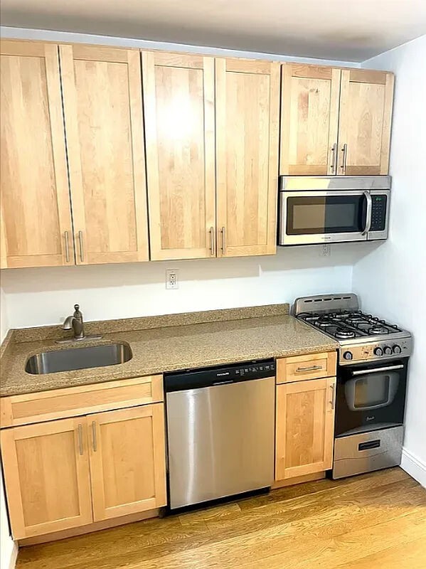 Foto principal - 858 10th Ave