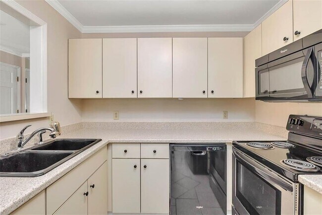 Building Photo - 605 Harbour Oaks Dr