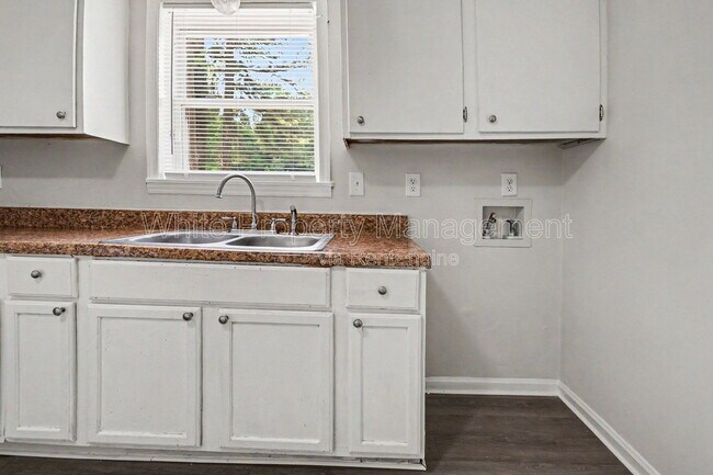 Building Photo - 9131 Feldbank Dr