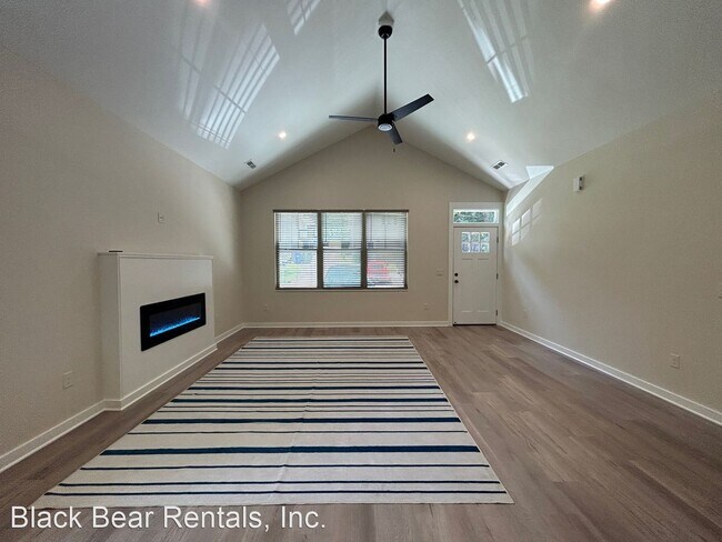Building Photo - 2 br, 2 bath House - 149 Laurel Loop Unit A
