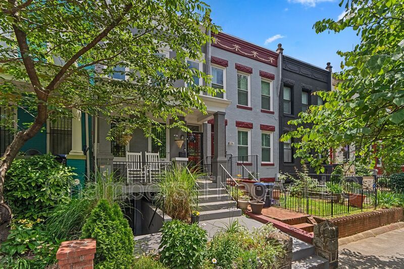 Primary Photo - 756 13th St SE