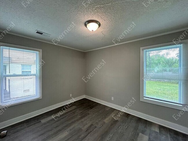 Building Photo - 1080 Palmetto Ave