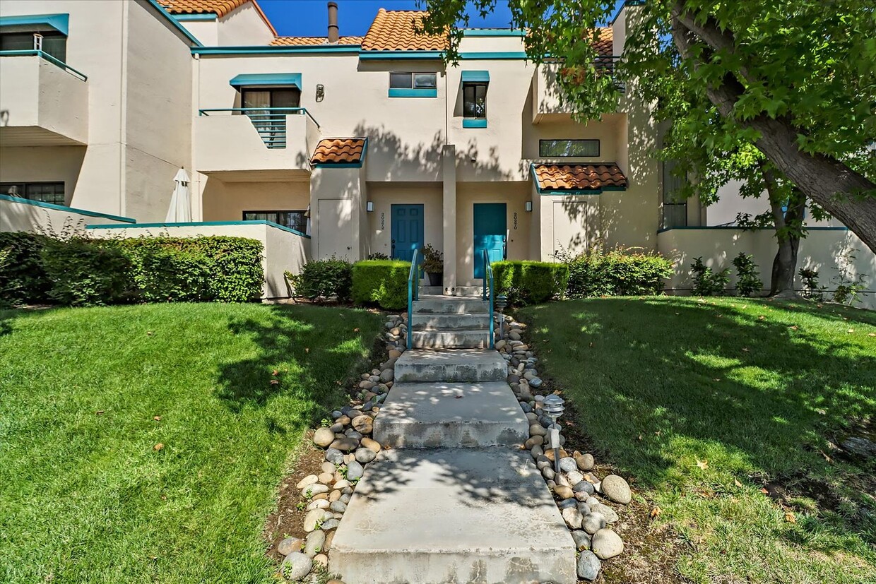 Primary Photo - 2BR/2.5BA Home in Cupertino with High Ceil...