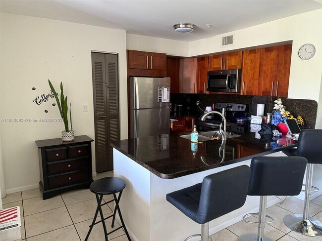 Foto del edificio - 2081 Renaissance Blvd