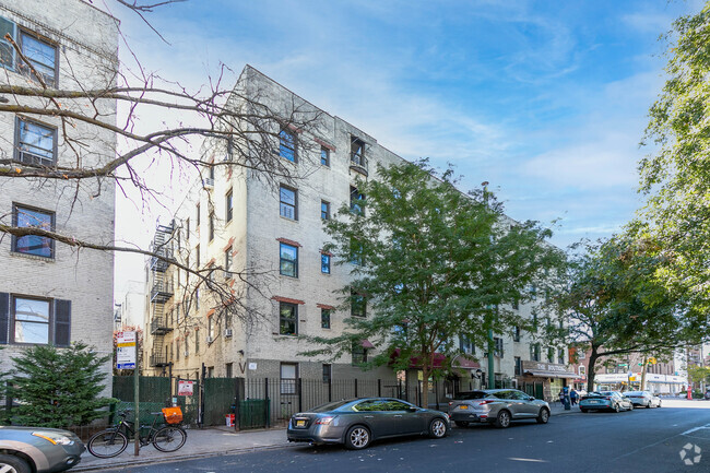 Building Photo - Acropolis Gardens