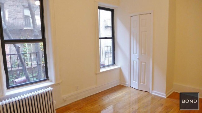 Building Photo - 168 E 88th St
