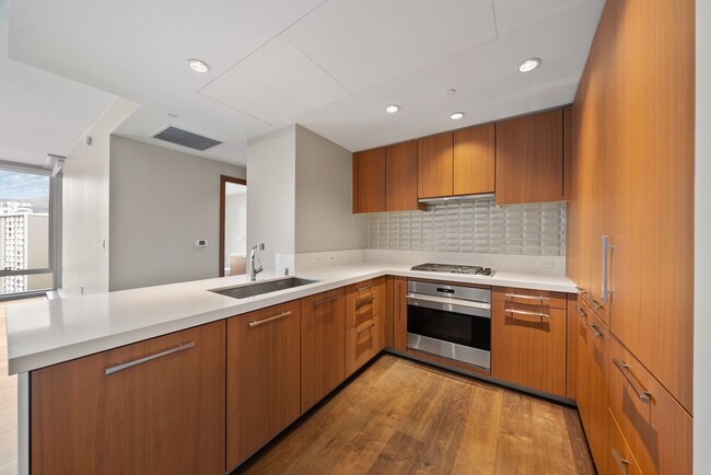 Building Photo - 2503