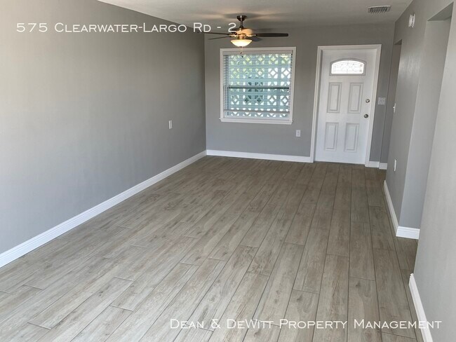 Building Photo - 575 Clearwater Largo Rd N