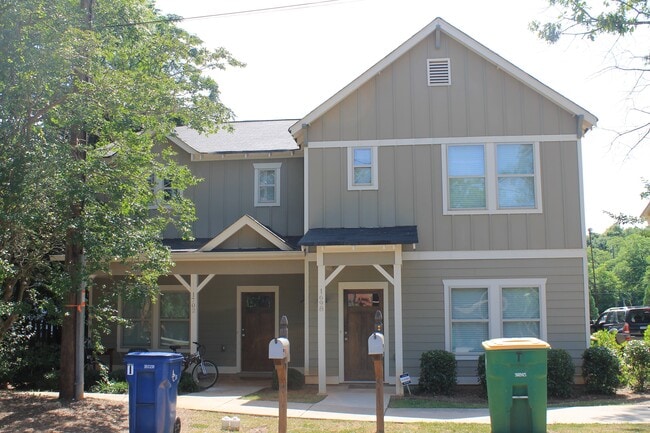 Building Photo - 1698 Milledge Avenue Ext