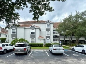 Building Photo - 13941 Fairway Island Dr