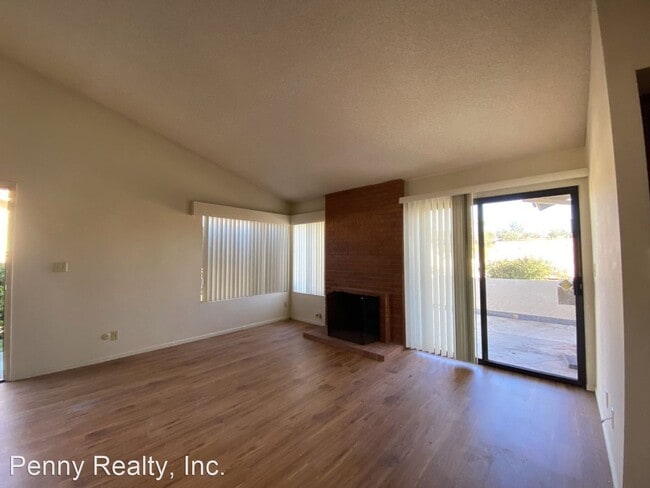 Building Photo - 12850 Camino De La Breccia