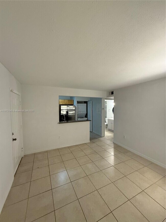 Foto del edificio - 350 Palm Cir W