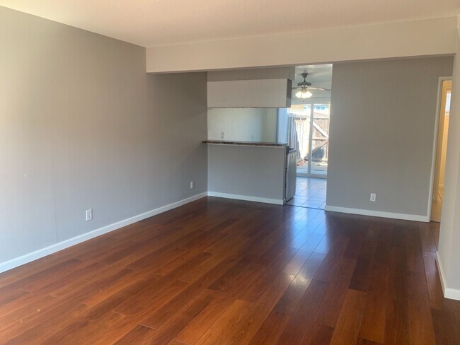 Foto del edificio - 132 Melody Ln