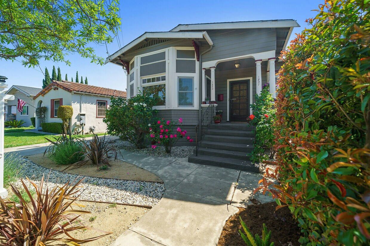 Foto principal - 1227 Sherman St