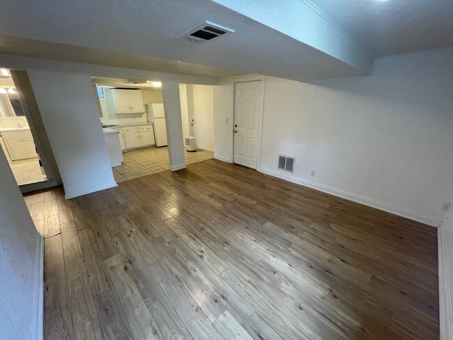 Livingroom - 1304 E North St