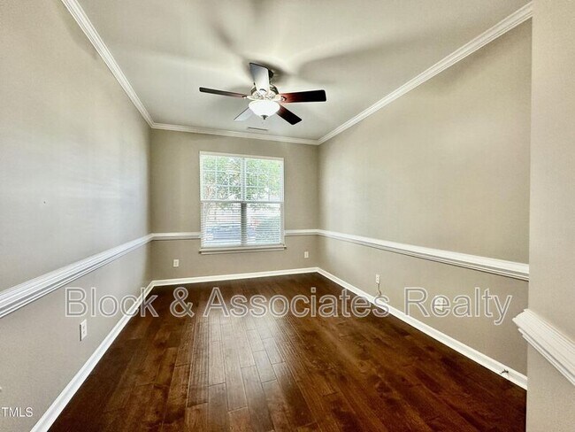 Foto del edificio - 414 Hilltop View St