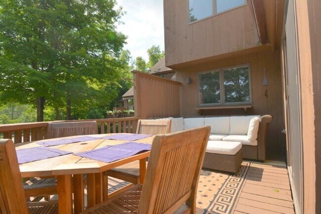 Foto del edificio - 3 Lakeview