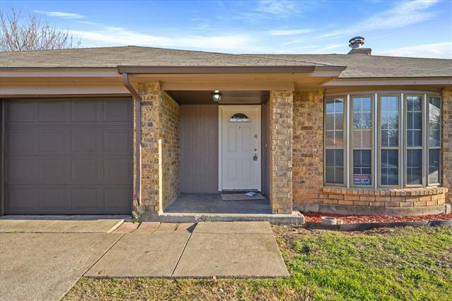 Building Photo - 3925 Wendover Dr