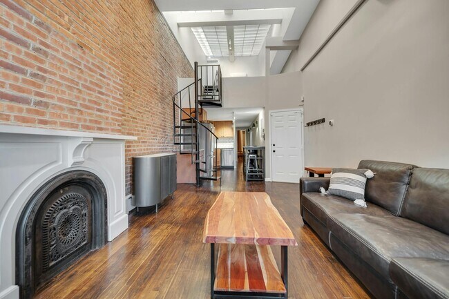 Building Photo - 214 9th St