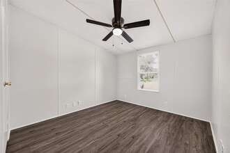 Building Photo - 20306 Mountain Dale Dr