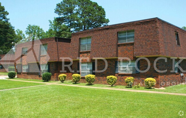 Building Photo - Chateaux Holly Hills