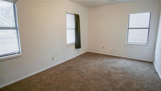 Foto del edificio - Cozy Three Bedroom House for Rent!