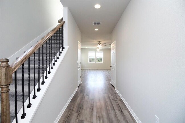 Foto del edificio - 6425 Pine Leaf Trail