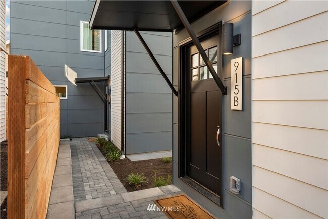 Photo - CLICK "REQUEST A TOUR" NOW! House