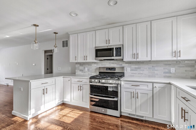 Building Photo - 245 Unquowa Rd