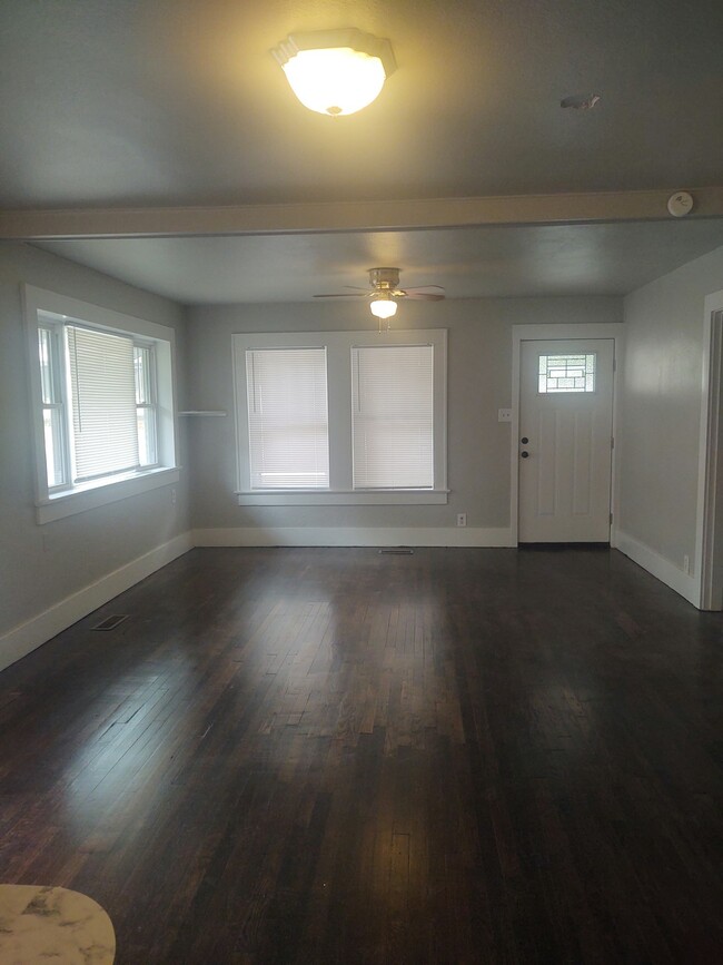 Foto del edificio - 721 Ward St