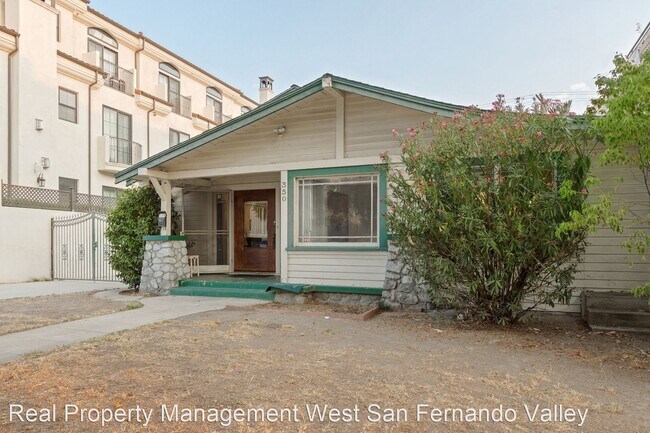 Building Photo - 3 br, 1 bath House - 350 E Myrtle