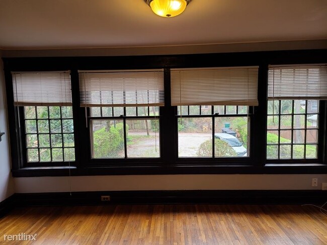 Building Photo - 2217 Belmont Blvd