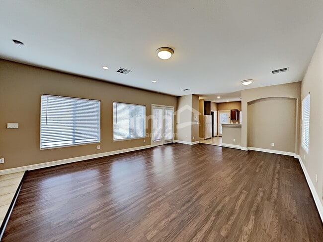 Foto del edificio - 8813 Red Fox Dr