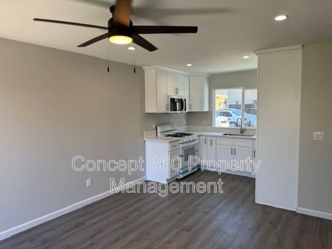 Foto del edificio - 2520 E Anaheim St