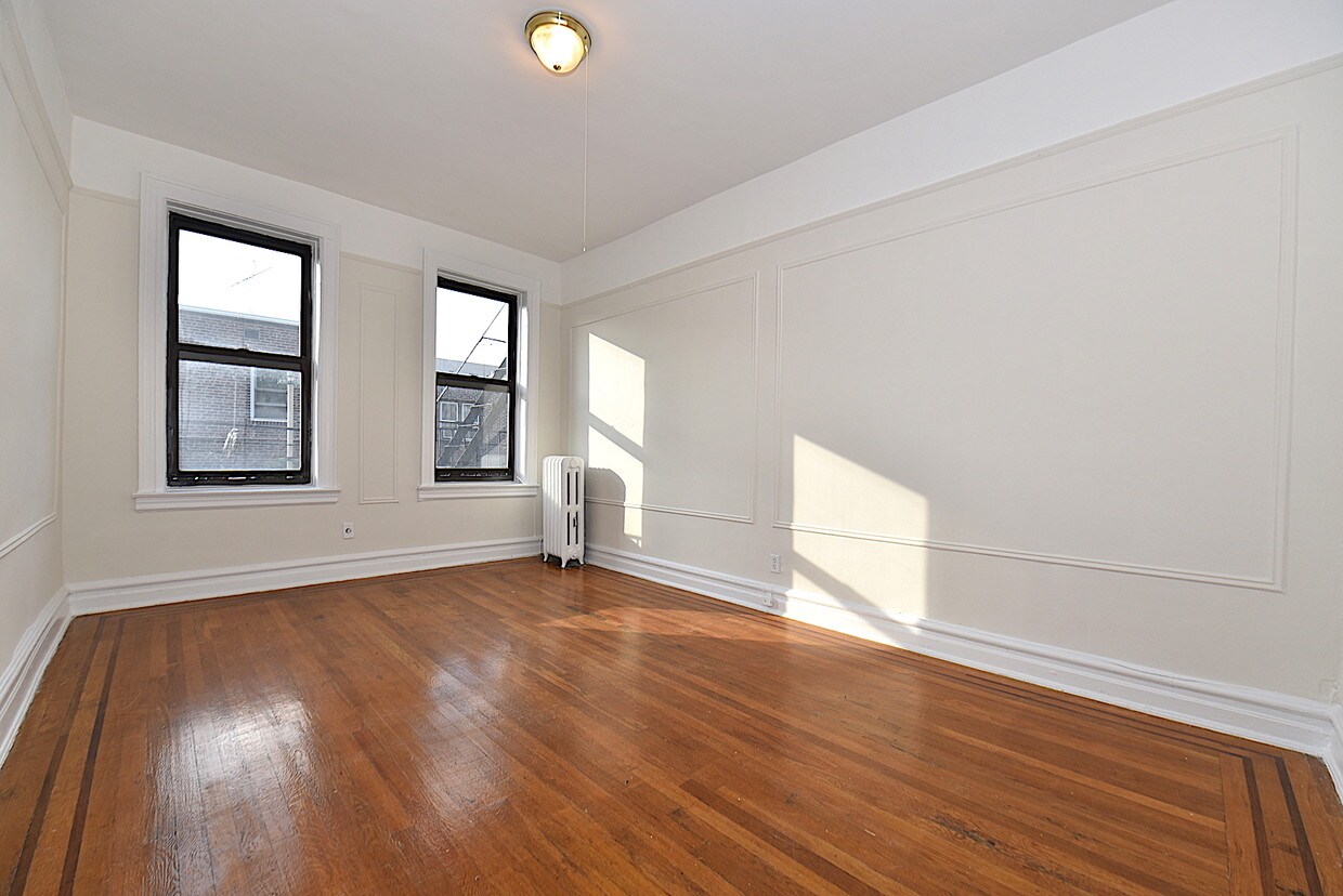 Primary Photo - 3150 33rd St