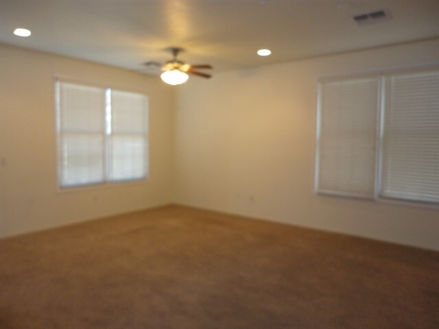 Foto del edificio - 885 S Storment Ln