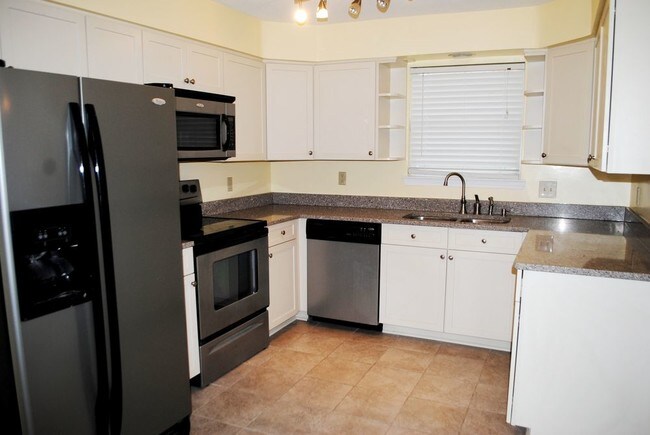 Foto del edificio - 2301 Wood Hill Pl